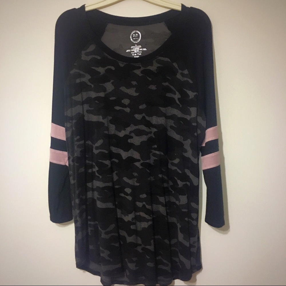 Camo tee.